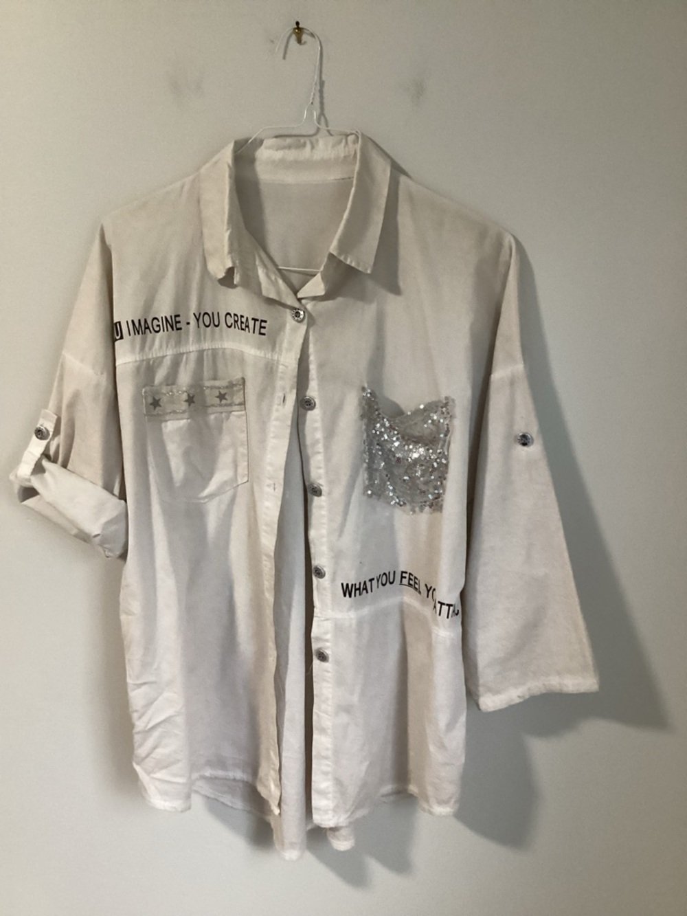 *Casual White Button-Down Shirt with Sequin Pocket